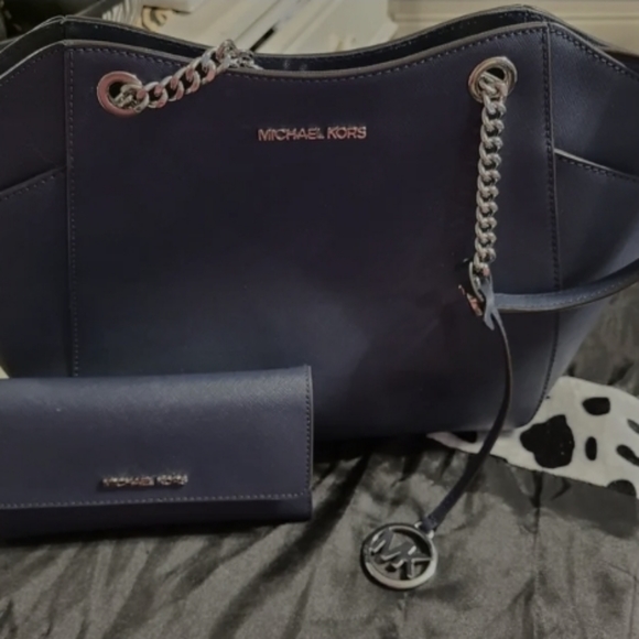 Michael kors purse and wallet set - Picture 10 of 10
